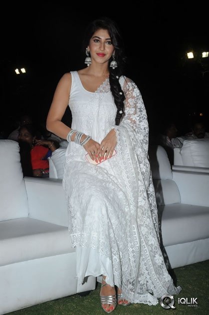 Sonarika-Bhadoriya-at-Jadoogadu-Movie-Audio-Launch